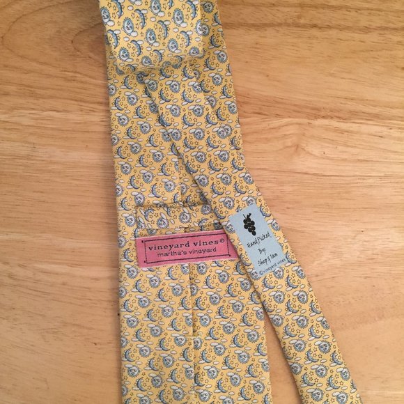 Vineyard Vines Yellow Silk Tie Sun & Moon Motif - Picture 4 of 6